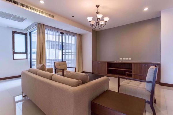 รูปภาพ 2 bed Condo in Charoenjai Place Khlong Tan Nuea Sub District P002873