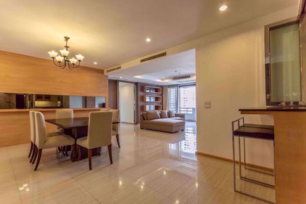 รูปภาพ 2 bed Condo in Charoenjai Place Khlong Tan Nuea Sub District P002874