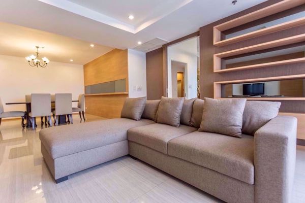 รูปภาพ 2 bed Condo in Charoenjai Place Khlong Tan Nuea Sub District P002874