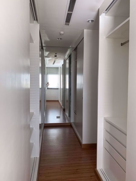 Baan Ananda Penthouse Master Bedroom Walk in closet