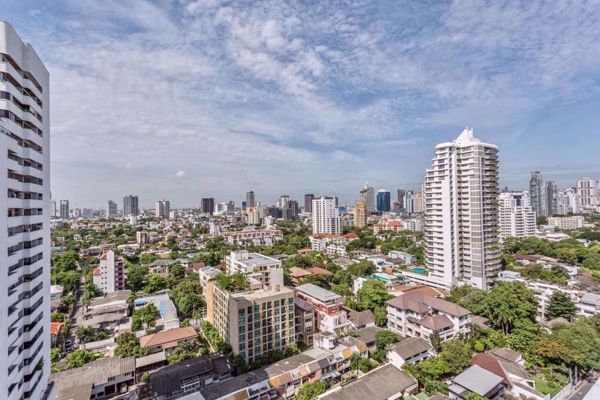 รูปภาพ 3 bed Duplex in Charoenjai Place Khlong Tan Nuea Sub District D004158