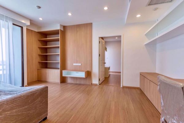 รูปภาพ 3 bed Duplex in Charoenjai Place Khlong Tan Nuea Sub District D004158