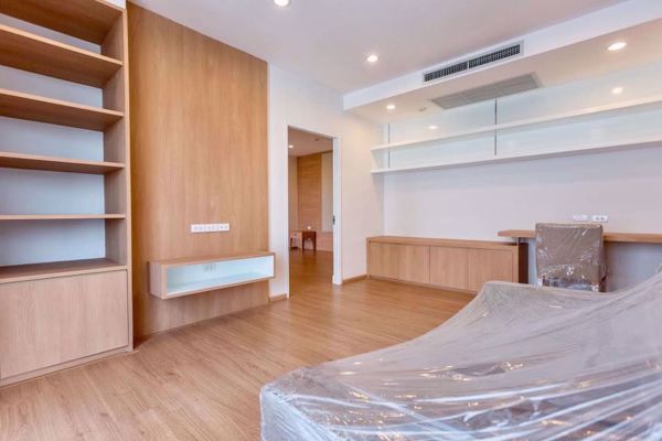 รูปภาพ 3 bed Duplex in Charoenjai Place Khlong Tan Nuea Sub District D004158