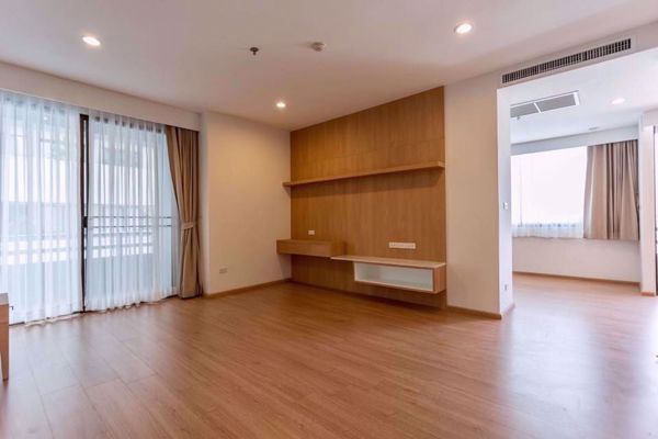 รูปภาพ 3 bed Duplex in Charoenjai Place Khlong Tan Nuea Sub District D004158