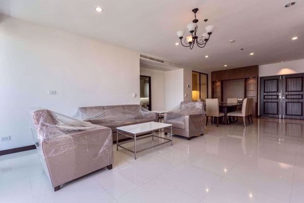 รูปภาพ 3 bed Condo in Charoenjai Place Khlong Tan Nuea Sub District C004159