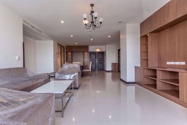 รูปภาพ 3 bed Condo in Charoenjai Place Khlong Tan Nuea Sub District C004159