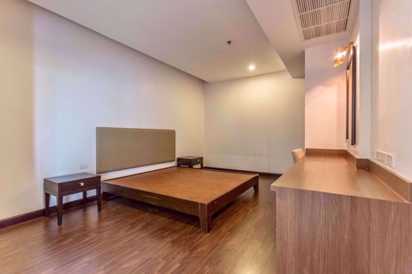 รูปภาพ 3 bed Condo in Charoenjai Place Khlong Tan Nuea Sub District C004159