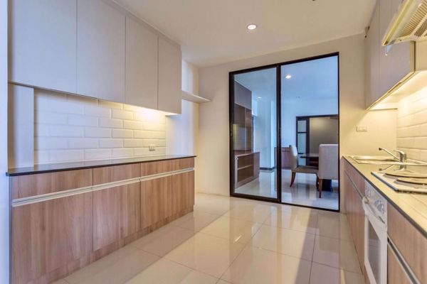 รูปภาพ 3 bed Condo in Charoenjai Place Khlong Tan Nuea Sub District C004159