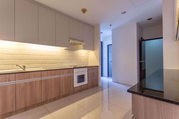 รูปภาพ 3 bed Condo in Charoenjai Place Khlong Tan Nuea Sub District C004159