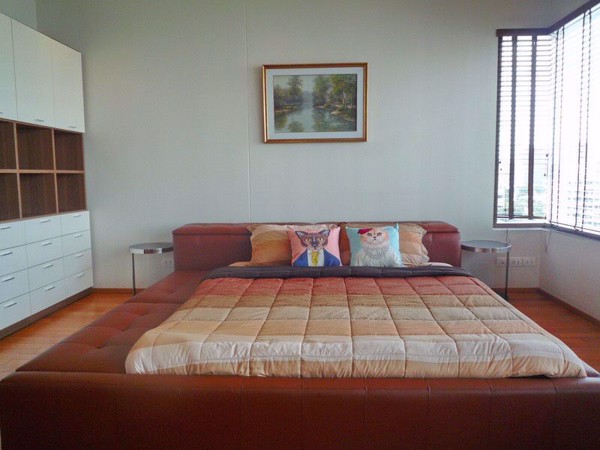 Picture of 3 bed Condo in The Emporio Place Khlongtan Sub District C005127