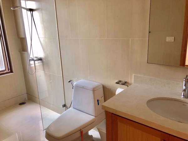 Picture of 3 bed Condo in The Emporio Place Khlongtan Sub District C005127