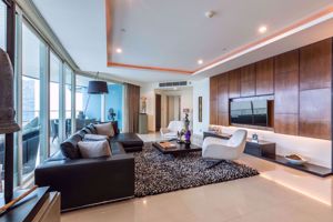 Picture of 4 bed Condo in Watermark Chaophraya Khlong Ton Sai Sub District C005263