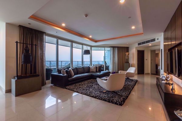 Picture of 4 bed Condo in Watermark Chaophraya Khlong Ton Sai Sub District C005263