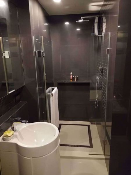 Picture of 1 bed Condo in Rhythm Sukhumvit Phra Khanong Sub District C0005356