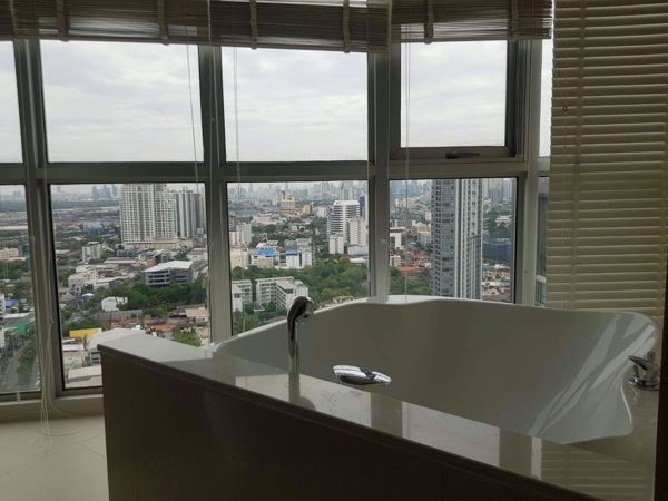 Picture of 2 bed Condo in Sky Walk Condominium Phrakhanongnuea Sub District C0005531