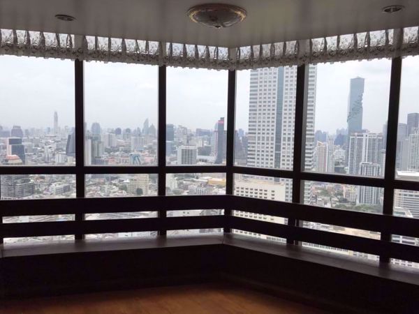 Picture of 1 bed Condo in State Tower Bang Rak District C0005559