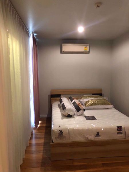 รูปภาพ Studio bed Condo in Focus on Saladaeng Bang Rak District C05666