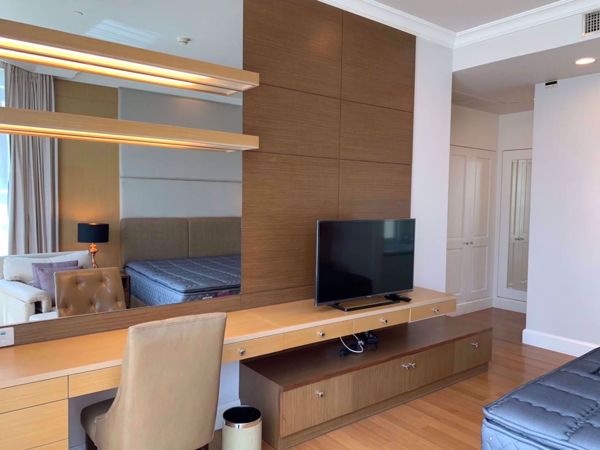 Picture of 3 bed Condo in Royce Private Residences Khlong Toei Nuea Sub District C05802