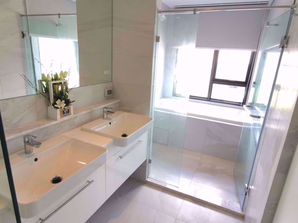 รูปภาพ 2 bed Condo in RHYTHM Ekkamai Watthana District C05978