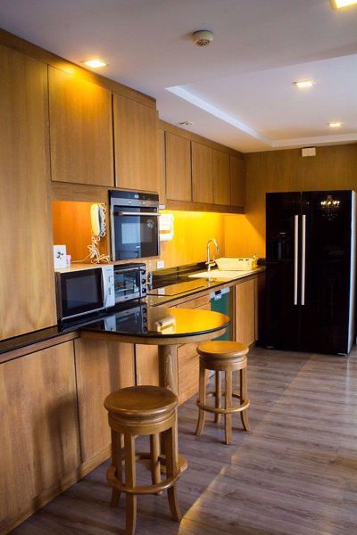 รูปภาพ 4 bed Condo in The Room Sukhumvit 40 Phra Khanong Sub District C05969