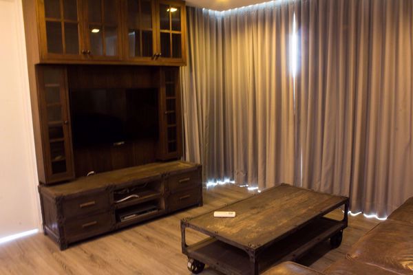 รูปภาพ 4 bed Condo in The Room Sukhumvit 40 Phra Khanong Sub District C05969