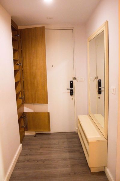 รูปภาพ 4 bed Condo in The Room Sukhumvit 40 Phra Khanong Sub District C05969