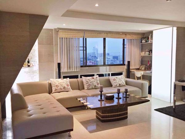 รูปภาพ 2 bed Condo in Supalai Place Condominium Watthana District C06042