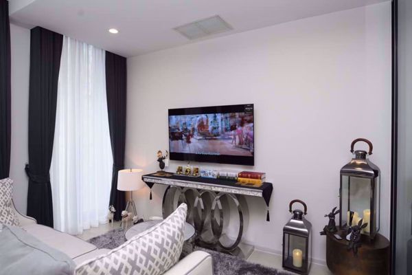 รูปภาพ 1 bed Condo in Noble Ploenchit Lumphini Sub District C06058