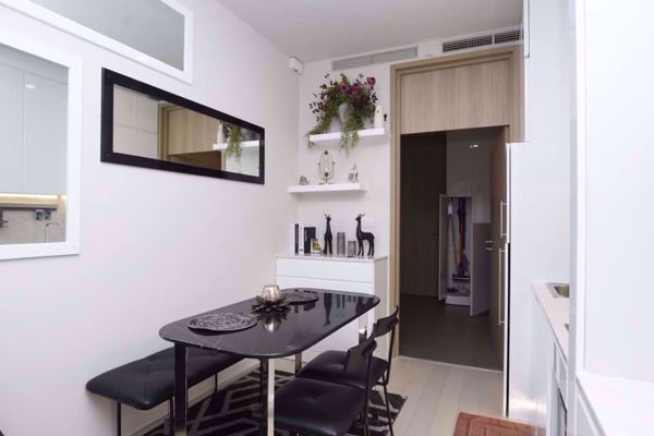 รูปภาพ 1 bed Condo in Noble Ploenchit Lumphini Sub District C06058