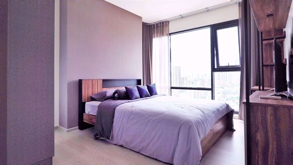 รูปภาพ 2 bed Condo in Rhythm Sukhumvit 36-38 Phra Khanong Sub District C06088