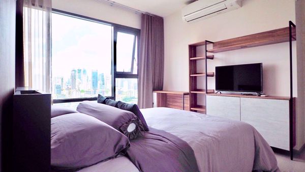 รูปภาพ 2 bed Condo in Rhythm Sukhumvit 36-38 Phra Khanong Sub District C06088