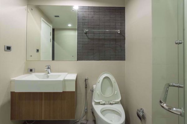 Picture of 1 bed Condo in The Crest Sukhumvit 49 Watthana District C06116