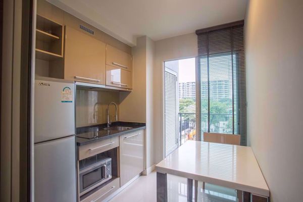 Picture of 1 bed Condo in The Crest Sukhumvit 49 Watthana District C06116