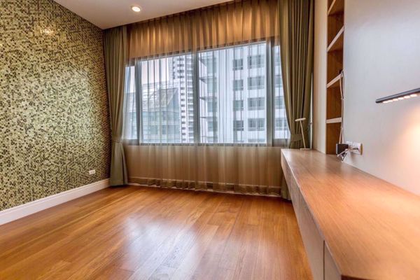 Picture of 2 bed Condo in Bright Sukhumvit 24 Khlongtan Sub District C06127