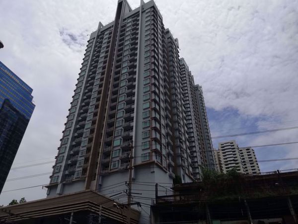 Picture of Circle Condominium