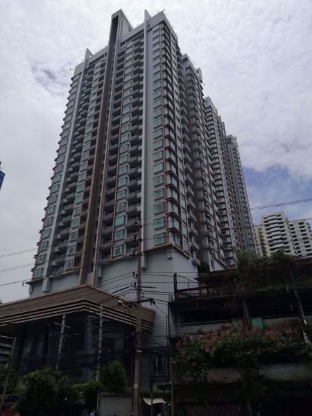 Picture of Circle Condominium