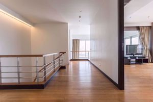 Picture of 4 bed Condo in The Lofts Yennakart Chong Nonsi Sub District C06321