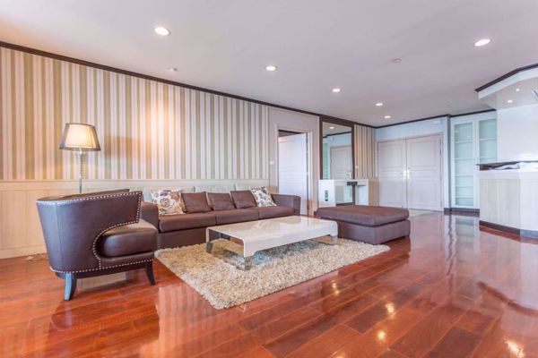 รูปภาพ 3 bed Condo in Sathorn Gardens Thungmahamek Sub District C06325