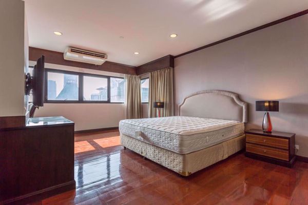 รูปภาพ 3 bed Condo in Sathorn Gardens Thungmahamek Sub District C06325