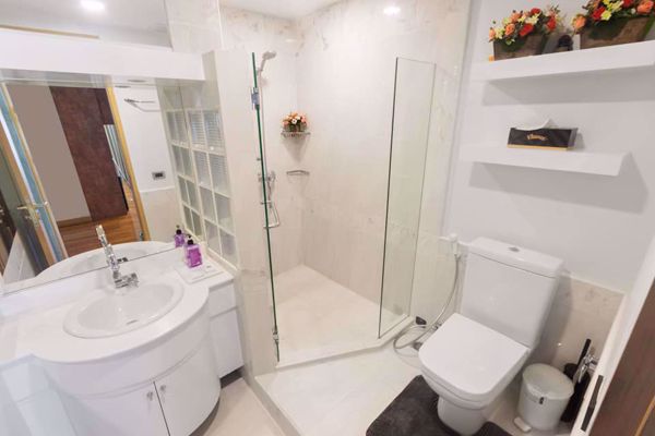 Picture of 2 bed Condo in State Tower Bang Rak District C06347