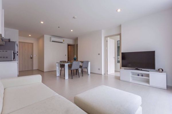 รูปภาพ 2 bed Condo in Rhythm Sukhumvit 42 Phra Khanong Sub District C06366