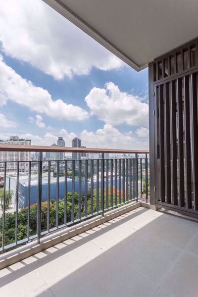 รูปภาพ 2 bed Condo in Rhythm Sukhumvit 42 Phra Khanong Sub District C06366