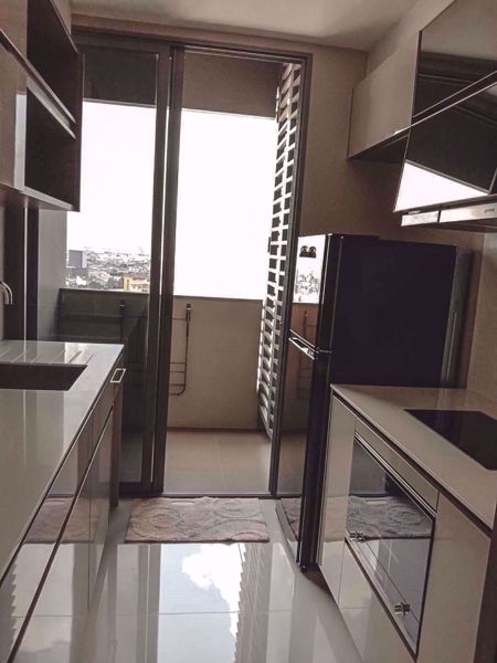 Picture of 1 bed Condo in The Room Rama 4 Pathum Wan District C06765