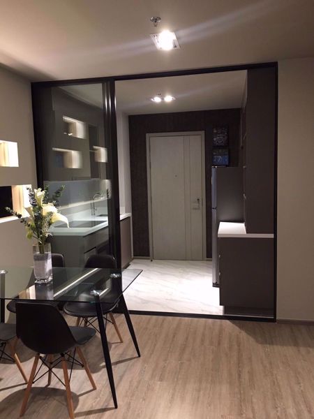 รูปภาพ 2 bed Condo in RHYTHM Ekkamai Watthana District C06874