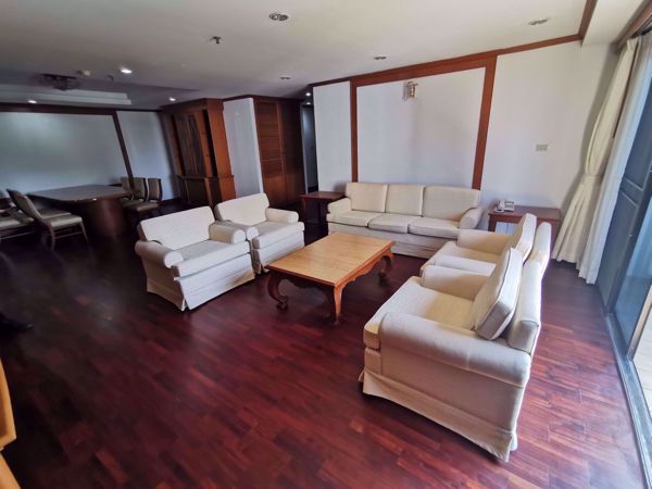 รูปภาพ 2 bed Condo in Sethiwan Residence Khlong Toei Nuea Sub District C06897