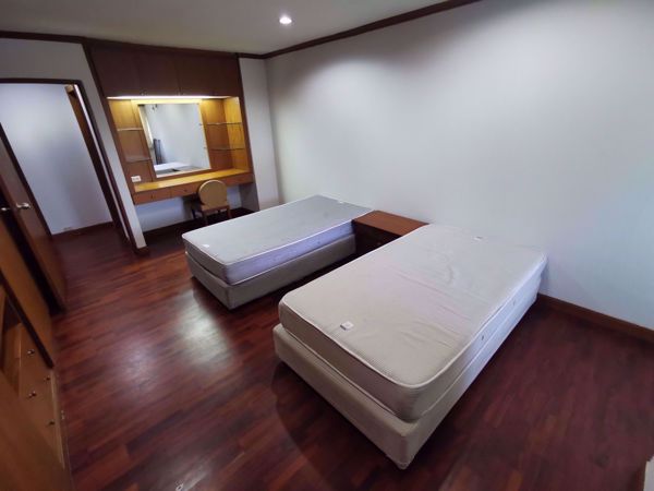 รูปภาพ 2 bed Condo in Sethiwan Residence Khlong Toei Nuea Sub District C06897