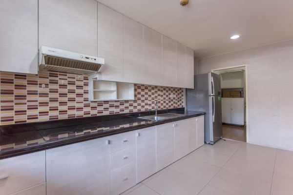 รูปภาพ 3 bed Condo in Royal Castle Watthana District C06900