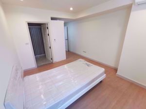 Picture of 3 bed Condo in Royal Castle Watthana District C06918