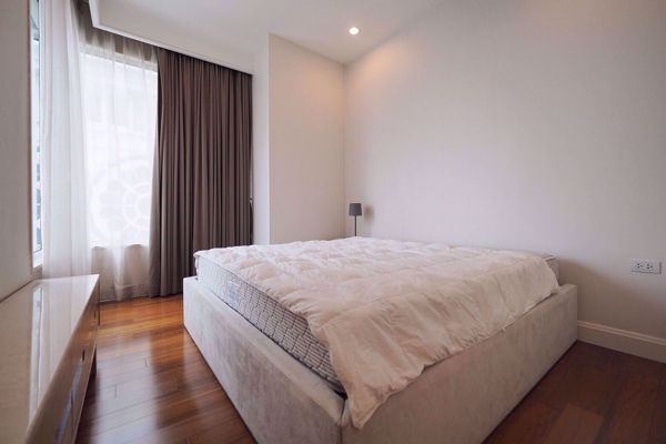 รูปภาพ 2 bed Condo in Q Langsuan Lumphini Sub District C06936