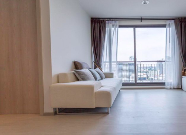 รูปภาพ 2 bed Condo in Rhythm Sukhumvit 42 Phra Khanong Sub District C06956